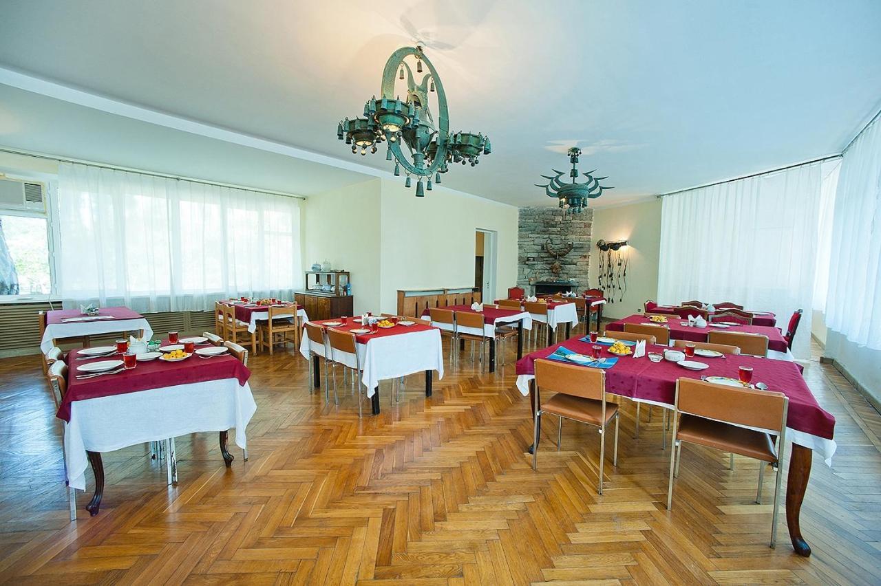 Gosdacha Ldzaa Hotel Lidzava Exterior foto