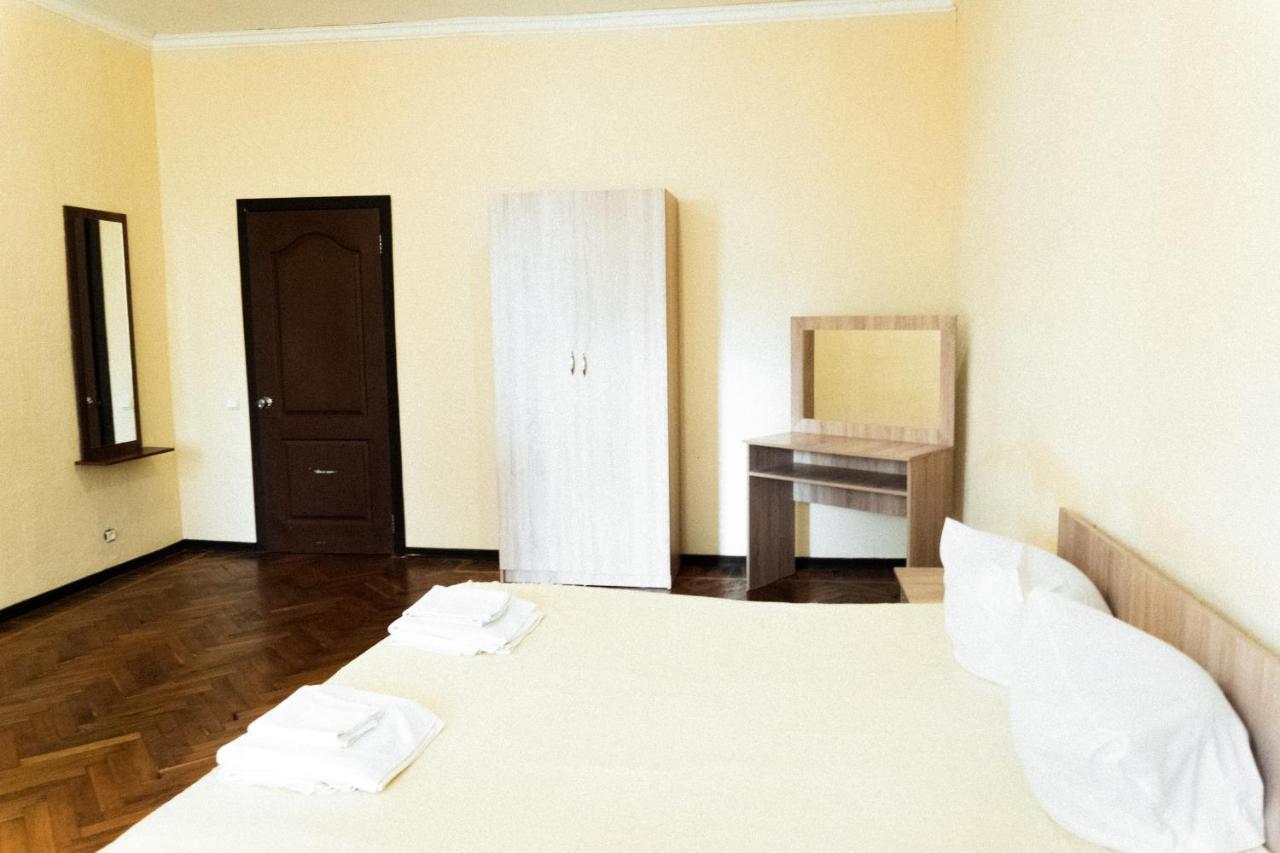 Gosdacha Ldzaa Hotel Lidzava Exterior foto